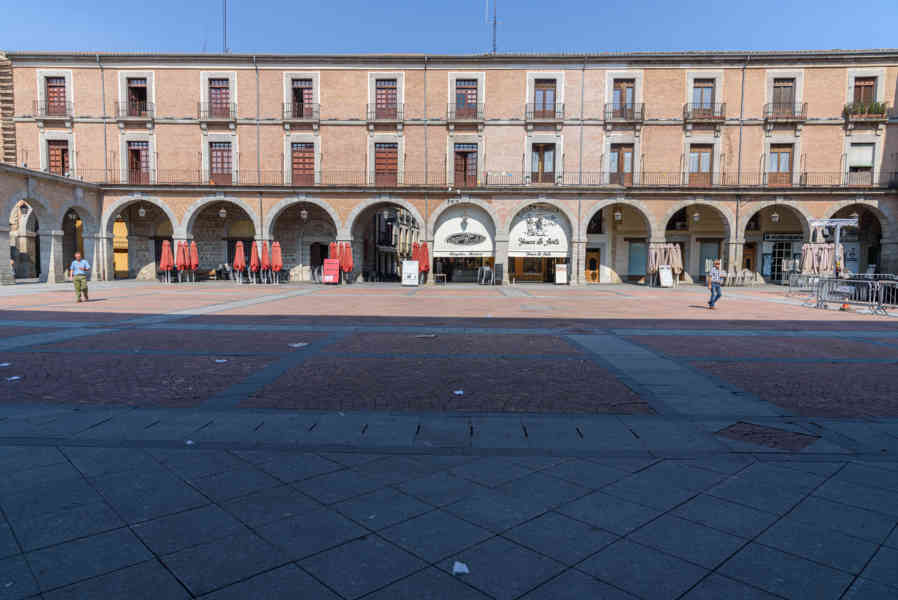 Ávila 014 - plaza del Mercado Chico.jpg